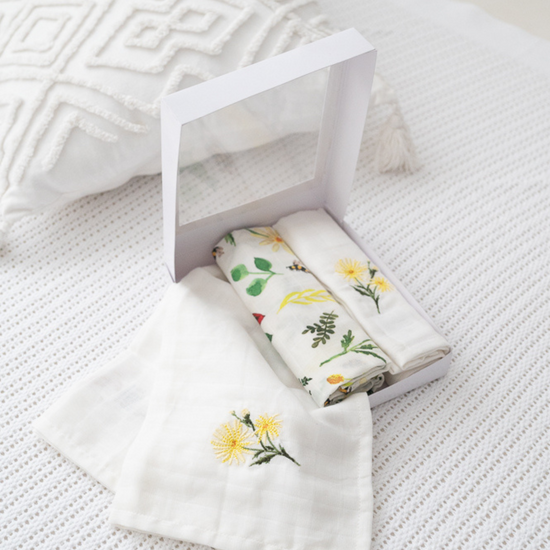 Load image into Gallery viewer, Wild Bee Muslin Swaddle (Set of 3)

